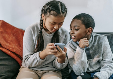 Dampak Penggunaan Gawai yang Berlebihan pada Anak SD